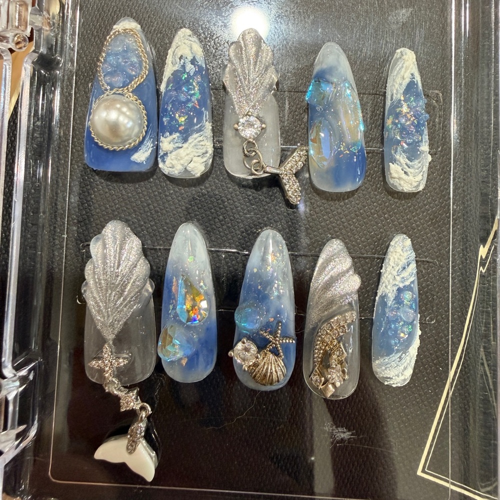 Ocean-Themed Blue and Silver Press-On Nails ｜ 10 pcs set ｜ hand made